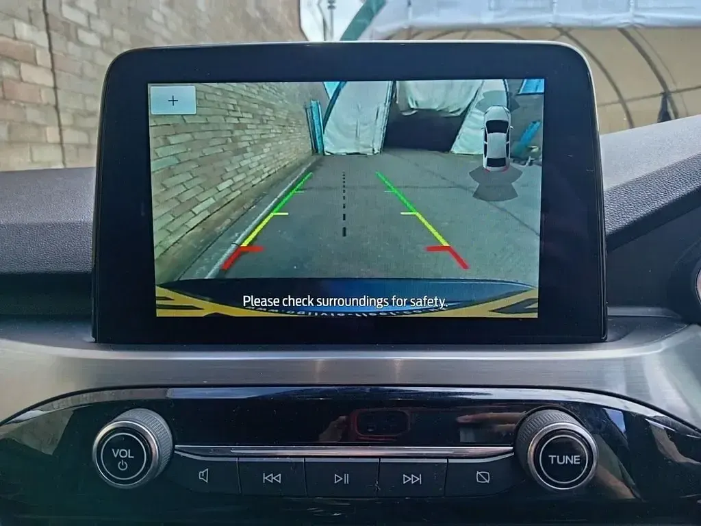 Usado Ford Kuga Titanium 120 HP (88 kW) 2022 Azul SUV