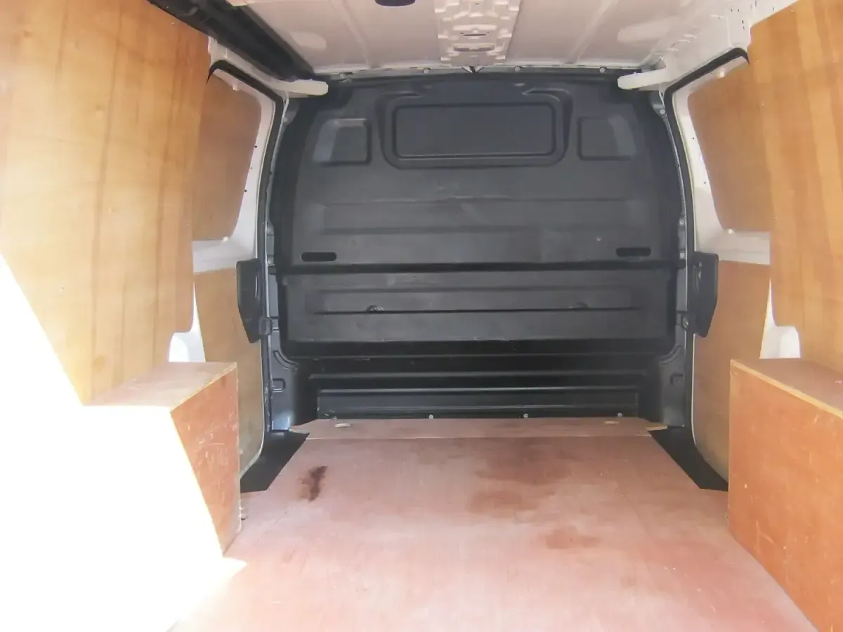 Used Vauxhall Vivaro Edition 100 HP (73 kW) 2019 White MPV
