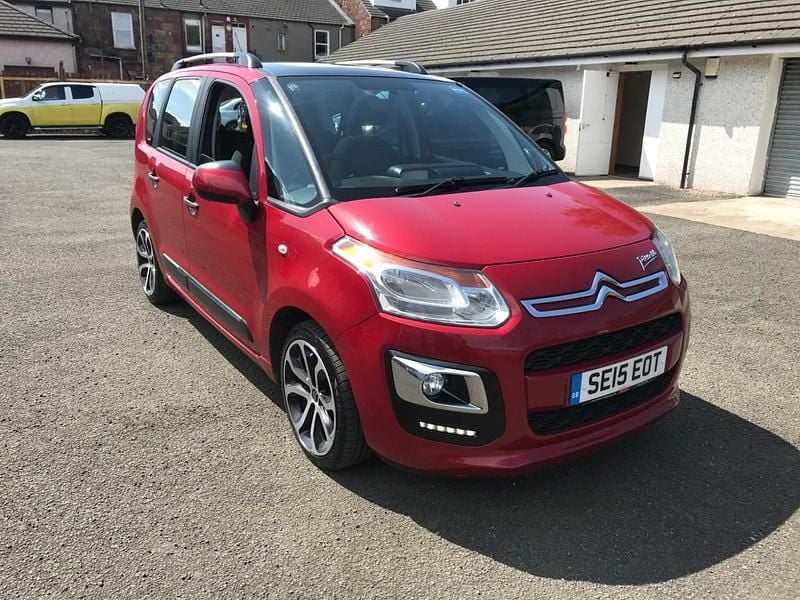 Red Used 2015 Citroën C3 Picasso SELECTION MPV | £3,295 (Good price) - Image 1/4