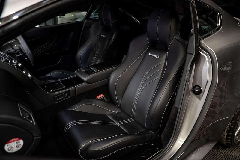 Used Aston Martin Vantage 420 HP (308 kW) 2012 Silver Coupe