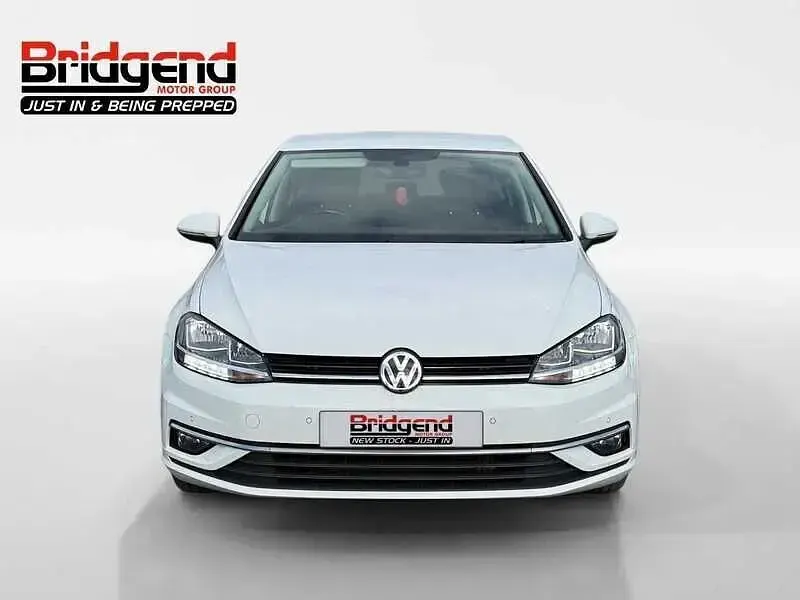 Used VW Golf VII Match 115 HP (84 kW) 2019 White Hatchback