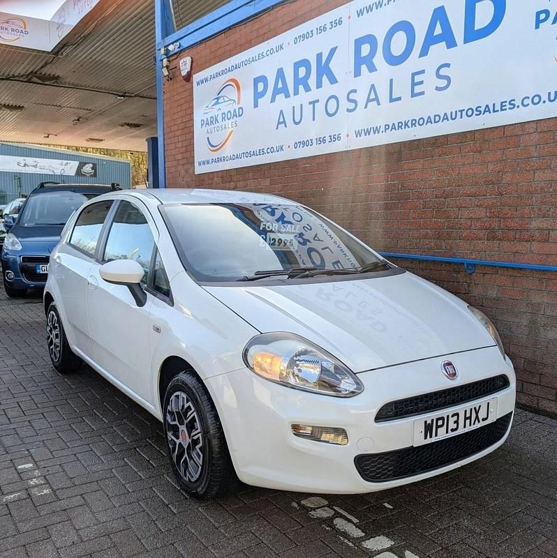 Used Fiat Punto Pop 69 HP (50 kW) 2013 White Hatchback