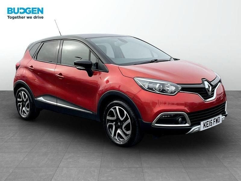Used Renault Captur Signature 110 HP (80 kW) 2015 Red/black SUV