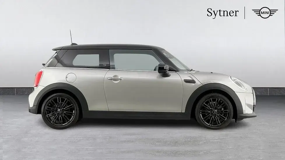 Used Mini Cooper Exclusive 134 HP (98 kW) 2023 Silver Hatchback