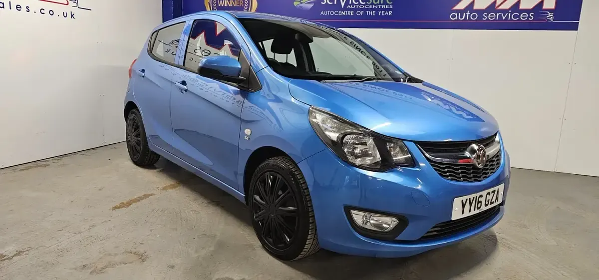 Used Vauxhall Viva 75 HP (55 kW) 2016 Blue Hatchback