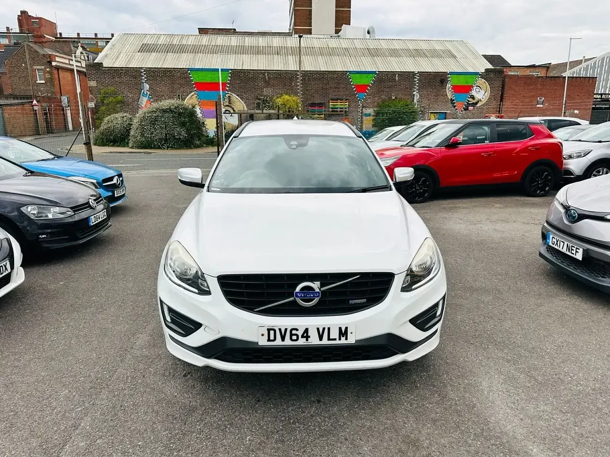 Used Volvo XC60 R-Design 181 HP (133 kW) 2014 White SUV