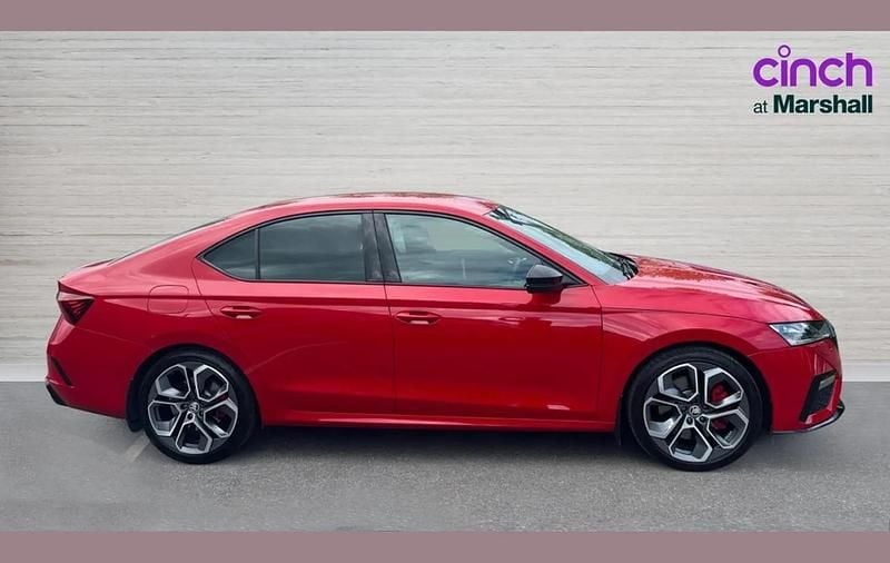 Usado Skoda Octavia vRS 245 CV (180 kW) 2024 Rojo Utilitario