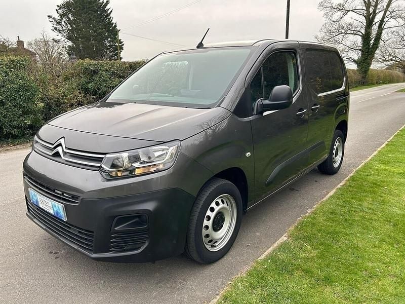 Used Citroën Berlingo 100 HP (73 kW) 2023 Grey MPV