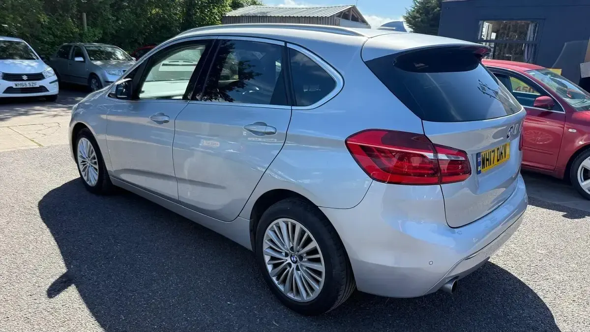 Used BMW 218 Luxury Line 2017 Silver Hatchback