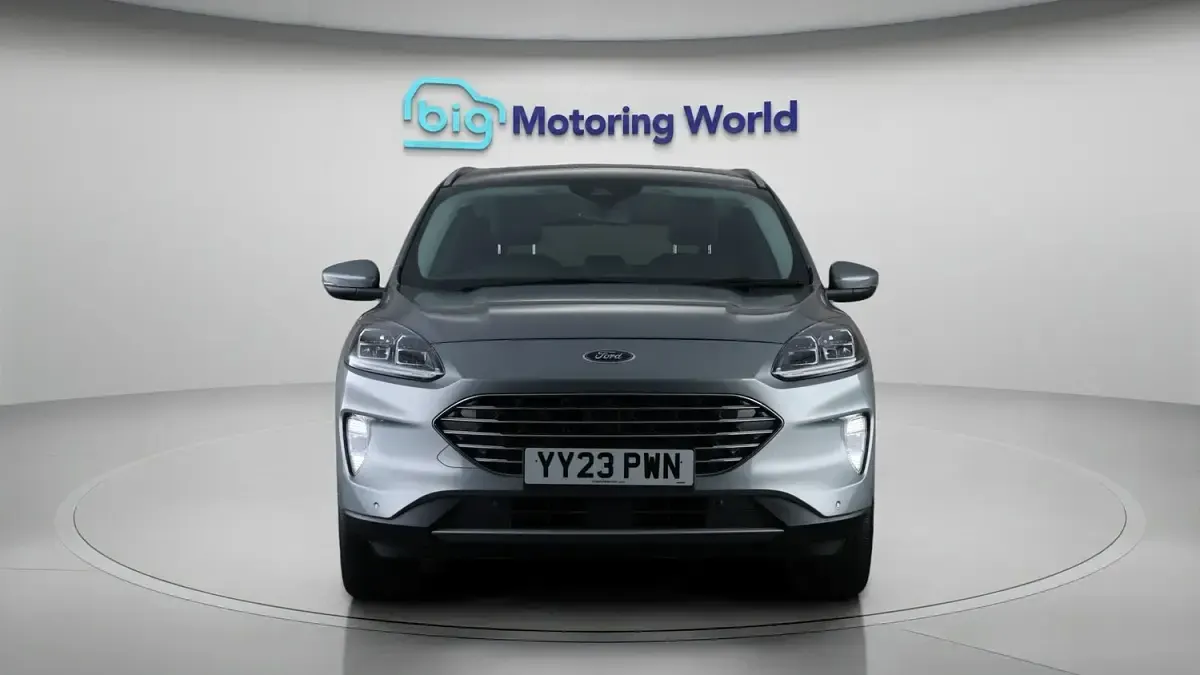 Used Ford Kuga Titanium 150 HP (110 kW) 2023 Silver SUV