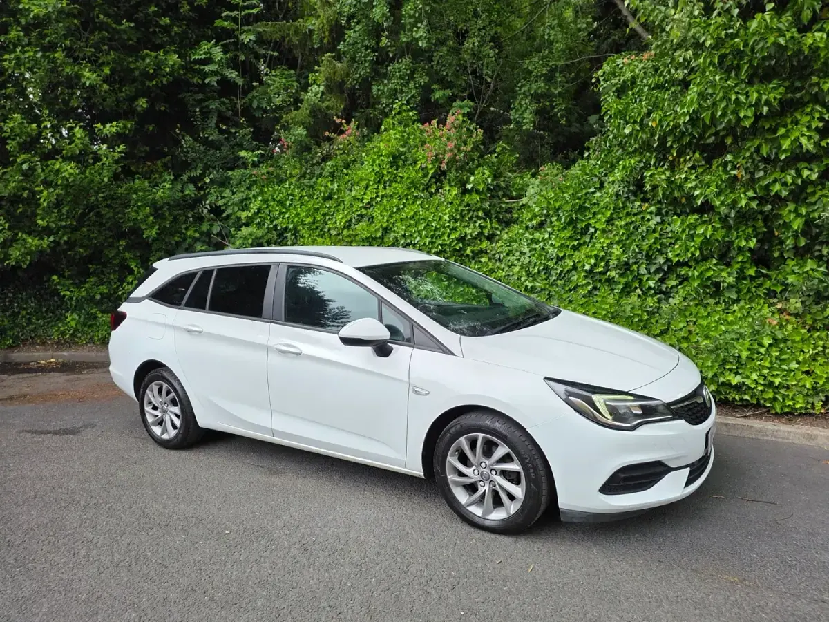 Used Vauxhall Astra 2020 White Estate