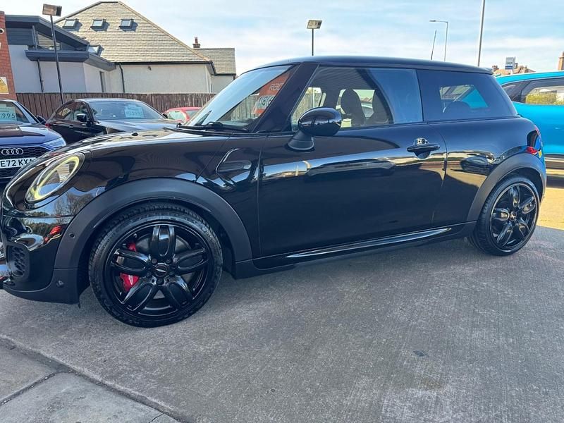 Begagnad Mini John Cooper Works Hatch 2019 Svart Halvkombi