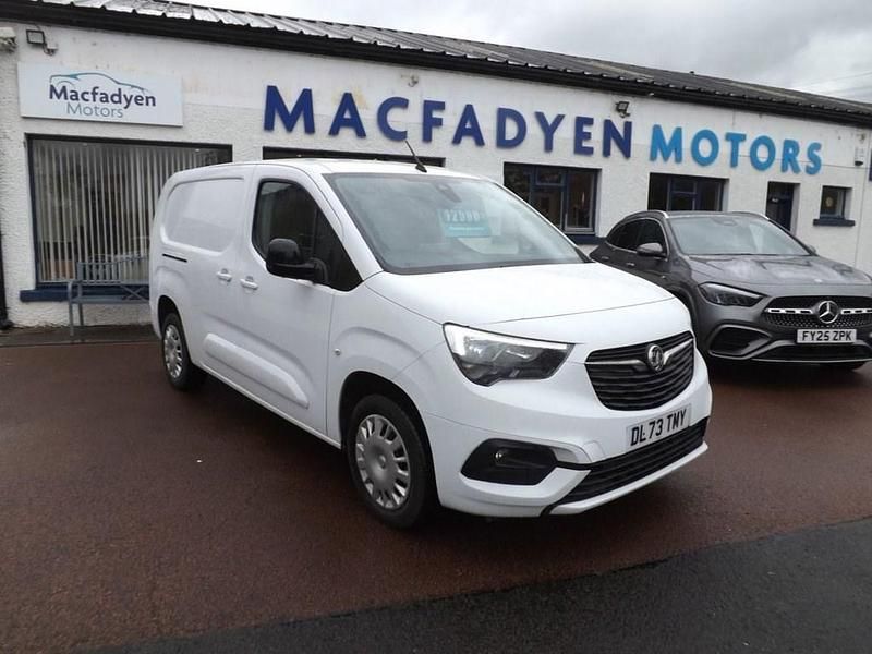White Used 2023 Vauxhall Combo S MPV | £12,500 (Fair price) - Image 1/4