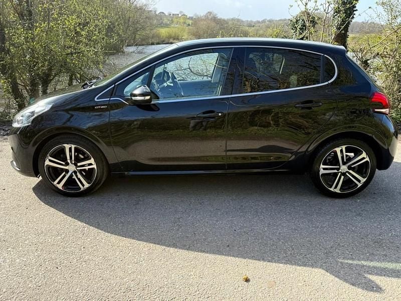 Used Peugeot 208 GT-line 110 HP (80 kW) 2017 Black Hatchback