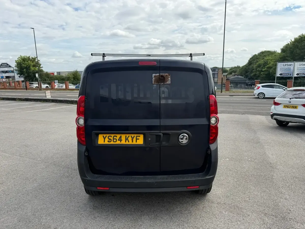 Used Vauxhall Combo 105 HP (77 kW) 2014 Blue MPV