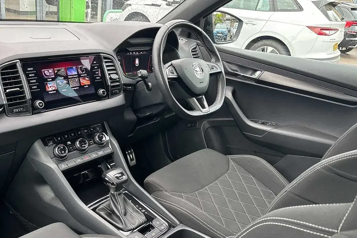 Used Skoda Karoq SportLine 140 HP (102 kW) 2019 Race blue metallic SUV