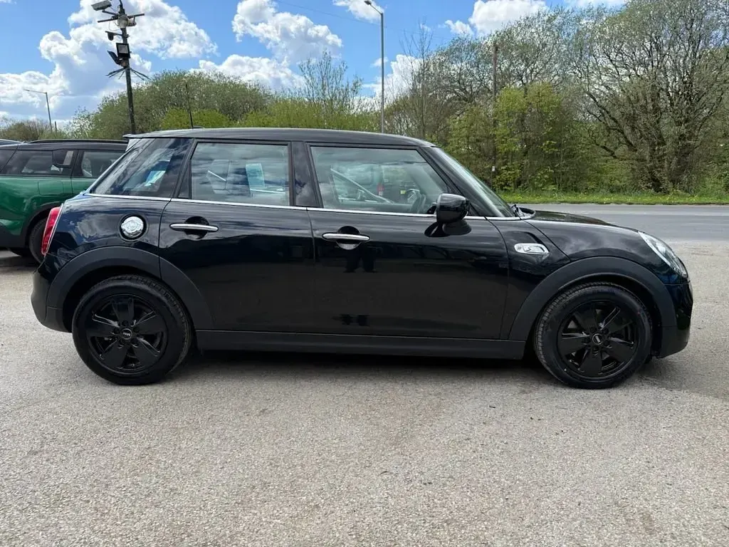 Gebraucht Mini Cooper S Classic 192 PS (141 kW) 2021 Schwarz Kleinwagen