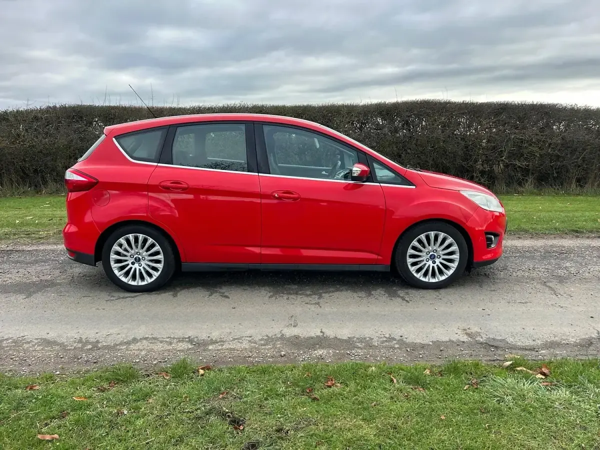 Used Ford C-MAX Titanium 115 HP (84 kW) 2012 Red MPV