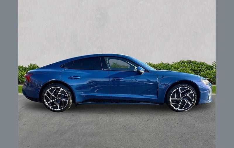 Used Audi A6 e-tron S-Line 369 kW (503 HP) 2025 Blue Estate