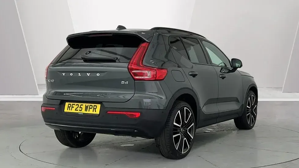 Used Volvo XC40 Ultra 2025 Green SUV