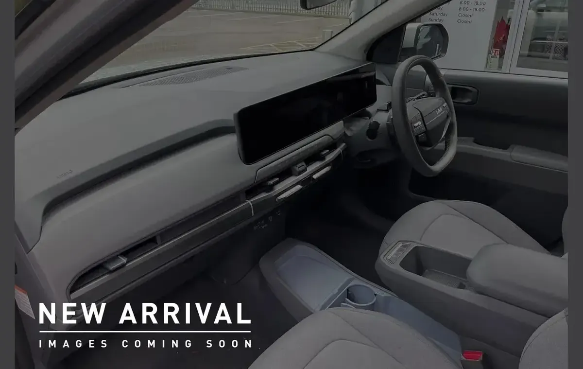 Used Kia EV3 Air 147 kW (200 HP) 2025 Silver SUV