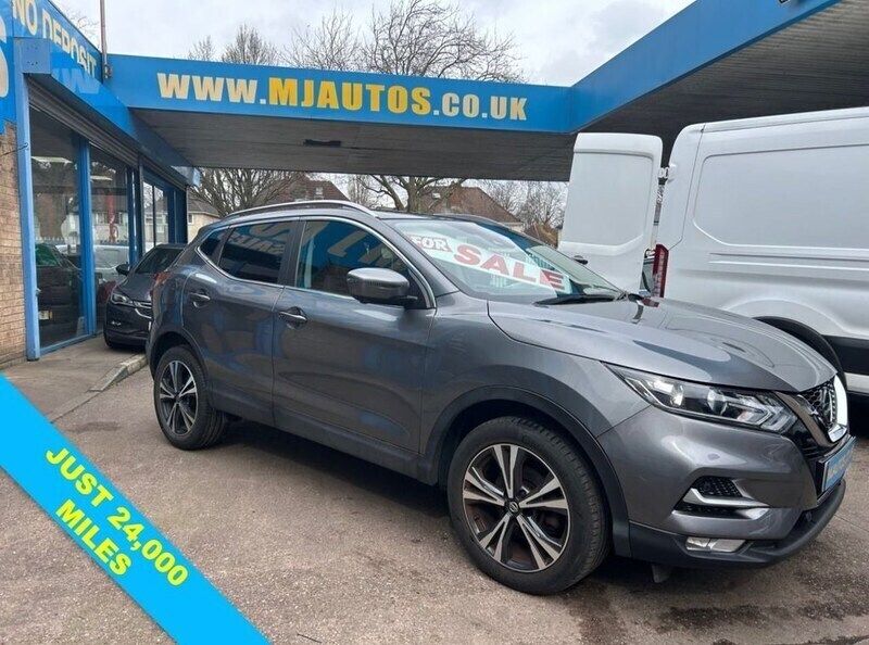 Grey Used 2021 Nissan Qashqai N-Connecta SUV | £13,595 (Super price) - Image 1/4