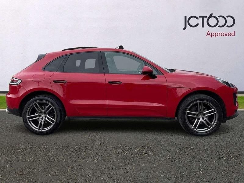 Used Porsche Macan 241 HP (177 kW) 2019 Red SUV