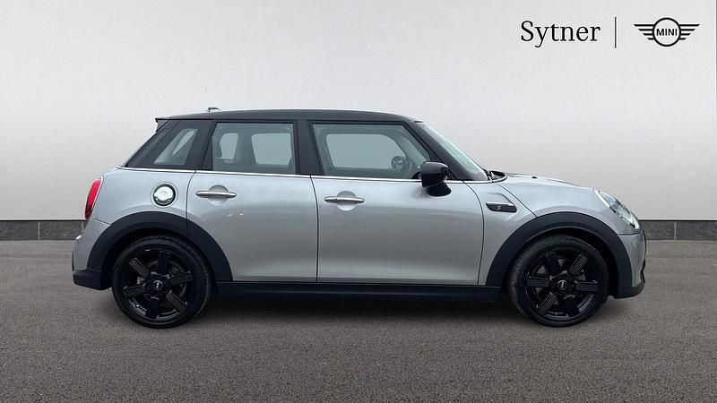 Used Mini Cooper S Classic 176 HP (129 kW) 2023 Silver Hatchback