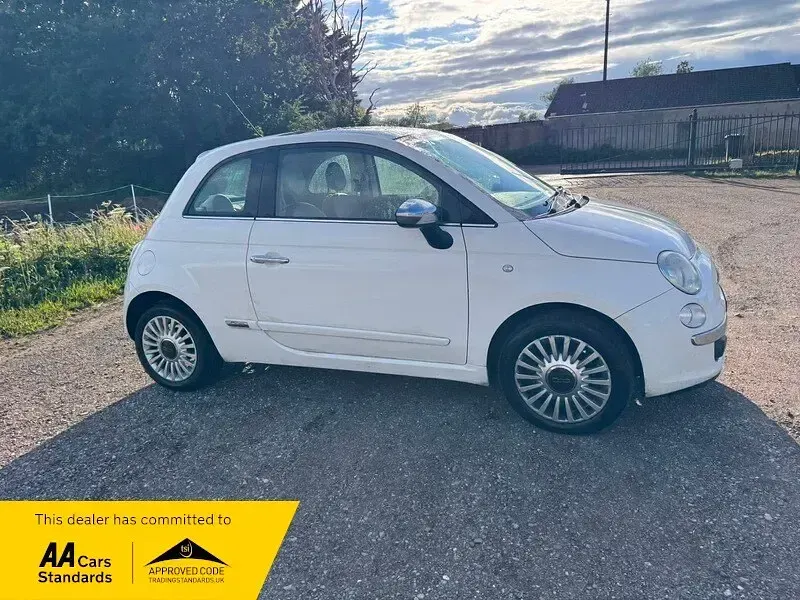 Used Fiat 500 Lounge 69 HP (50 kW) 2010 White Hatchback