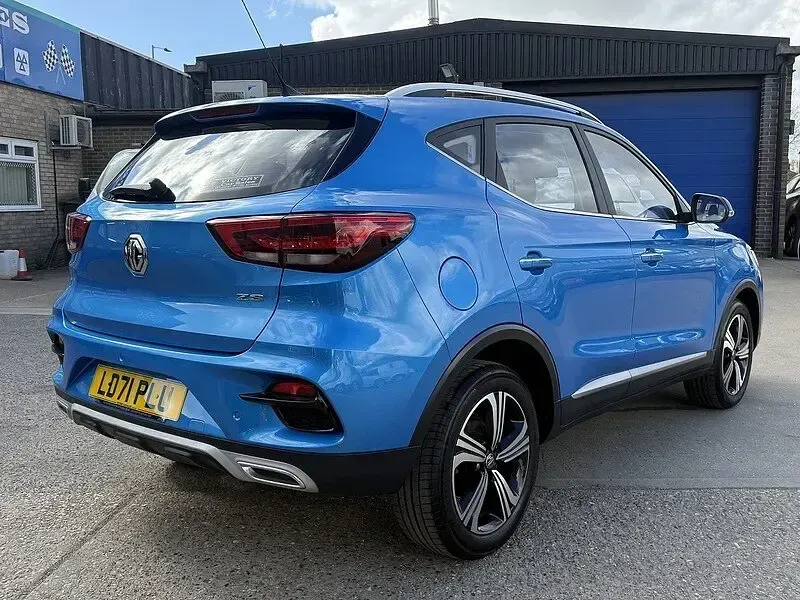 Used MG ZS Excite 106 HP (77 kW) 2021 Blue SUV