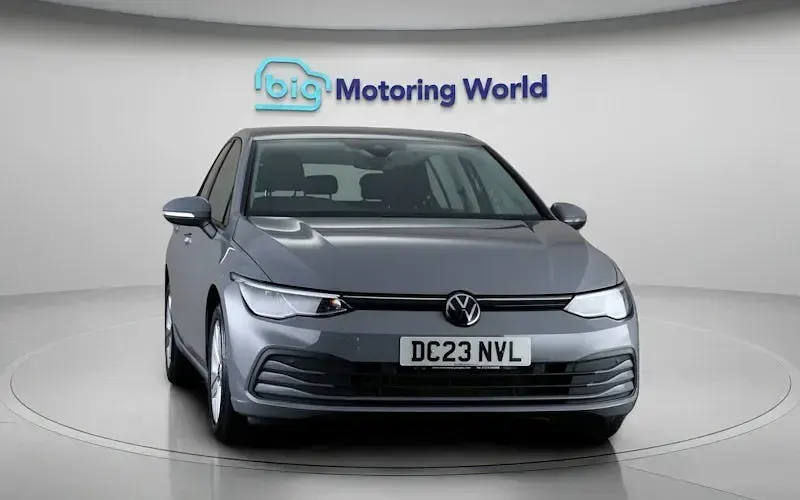 Used VW Golf VIII Life 131 HP (96 kW) 2023 Grey Hatchback