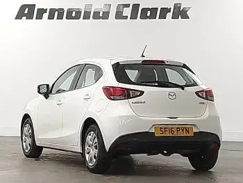 Used Mazda 2 75 HP (55 kW) 2016 White Hatchback