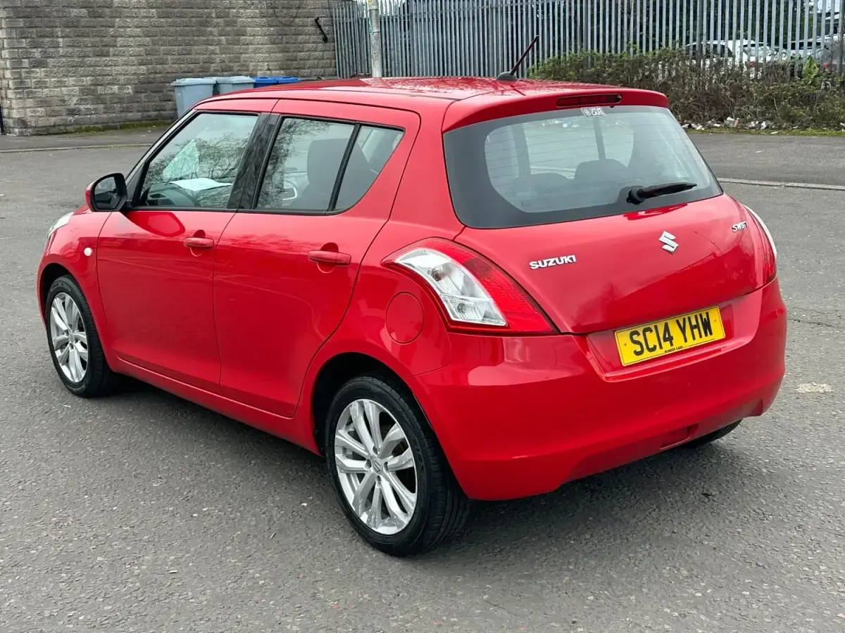 Używany Suzuki Swift SZ3 2014 Czerwony Hatchback
