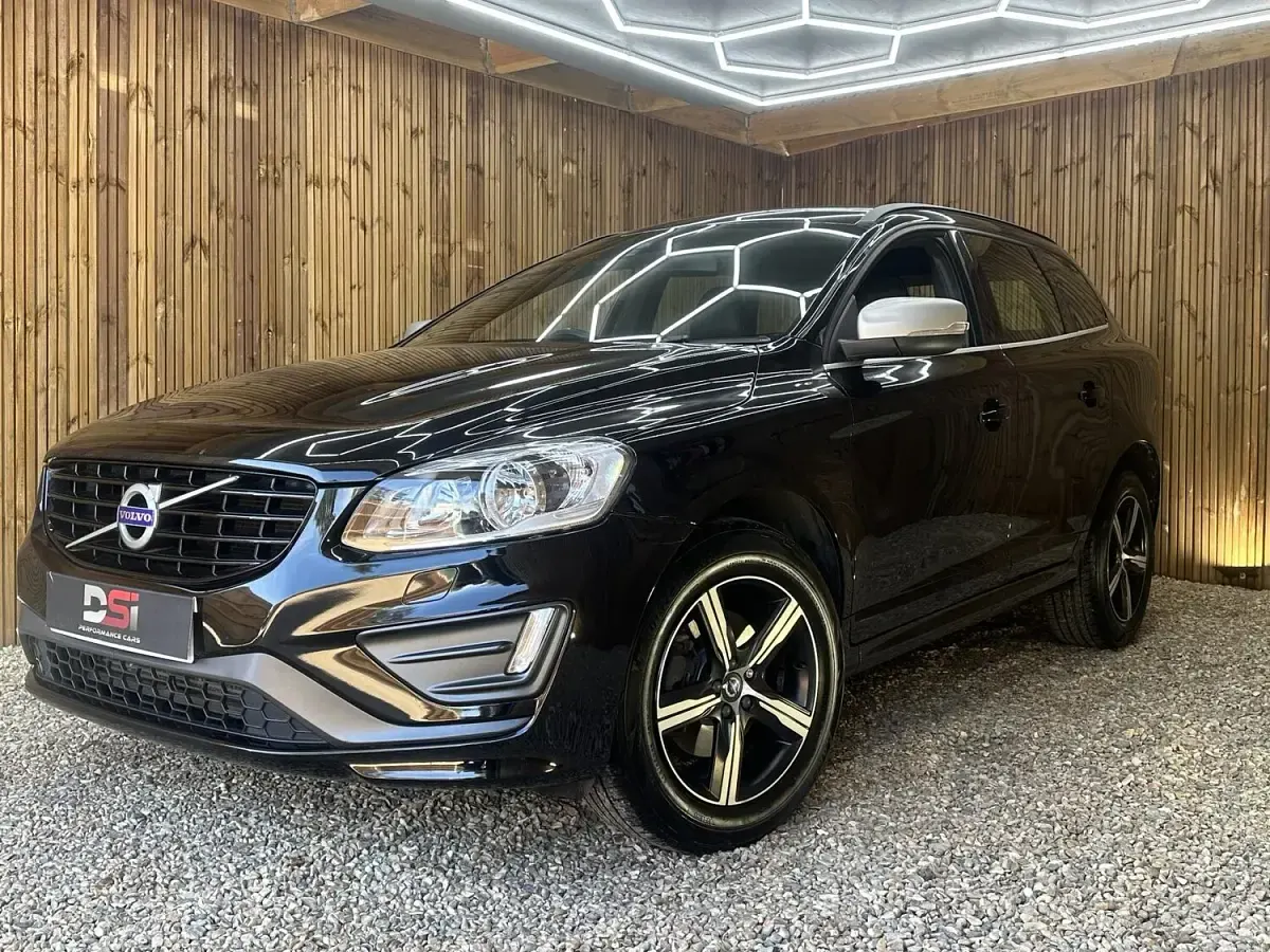 Used Volvo XC60 R-Design 190 HP (139 kW) 2017 Black SUV