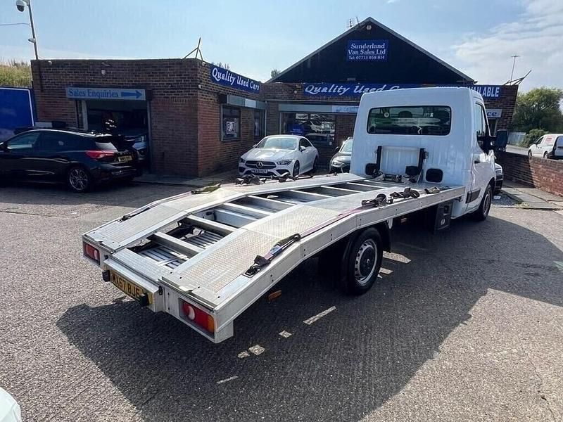 Used Renault Master Business 130 HP (95 kW) 2017 White Van