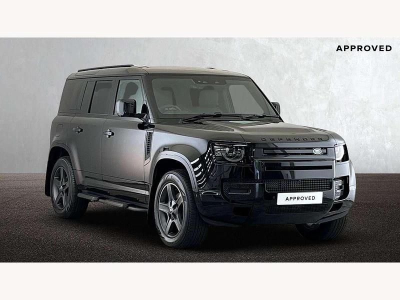 Black Used 2025 Land Rover Defender SE Dynamic SUV | £73,000 (Expensive) - Image 1/4