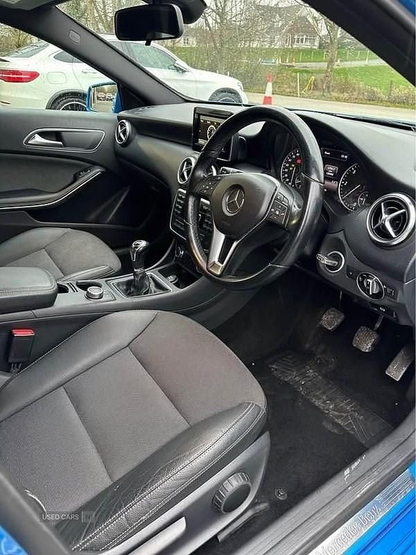 Used Mercedes A180 SE 2014 Blue Hatchback