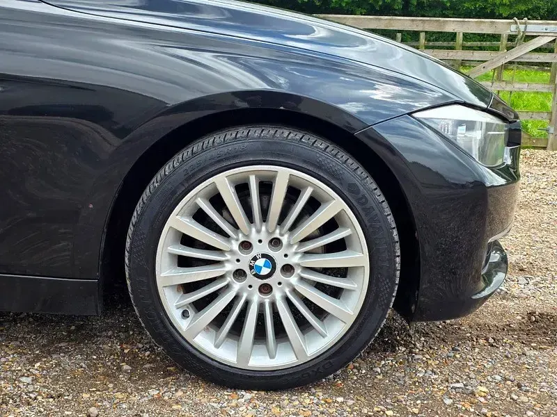 Gebraucht BMW 320 Luxury Line 2013 Schwarz Kombi