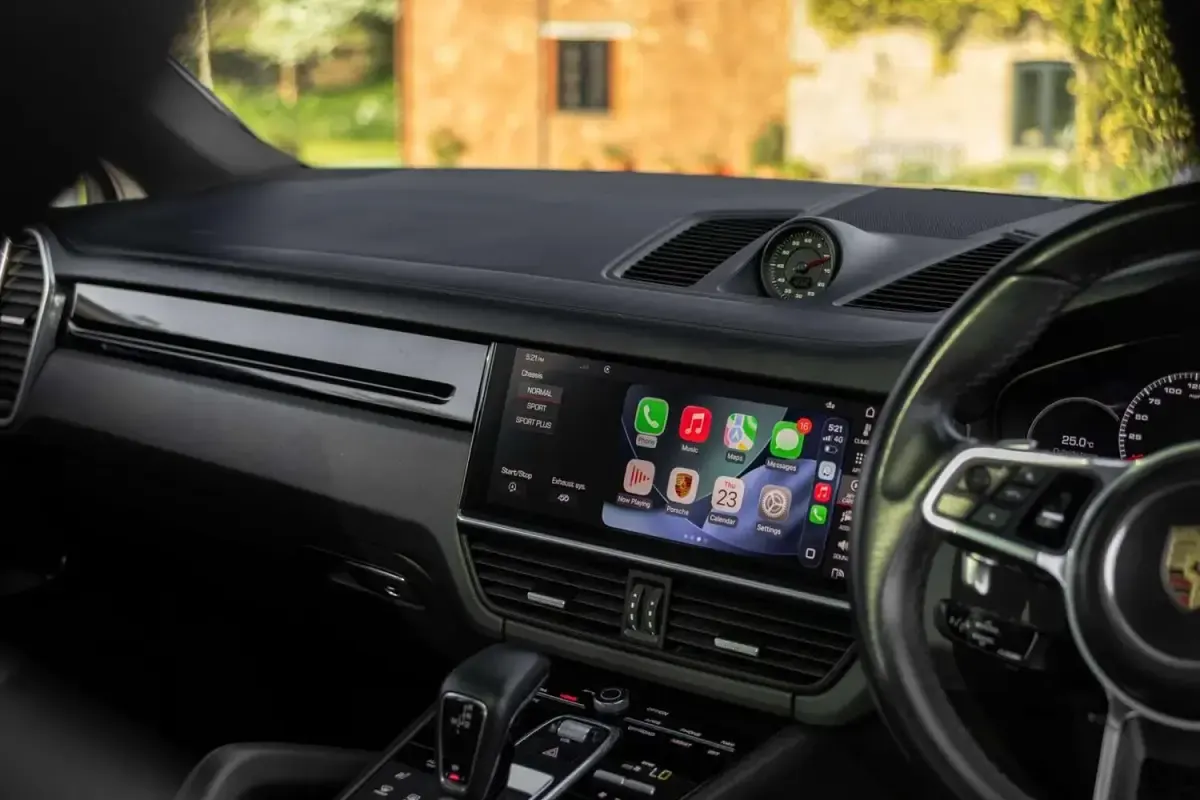 Usado Porsche Cayenne 340 HP (250 kW) 2021 Preto SUV