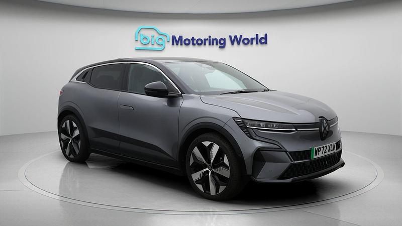 Used 2022 Renault Mégane Techno Hatchback | £17,400 (Fair price) - Image 1/4