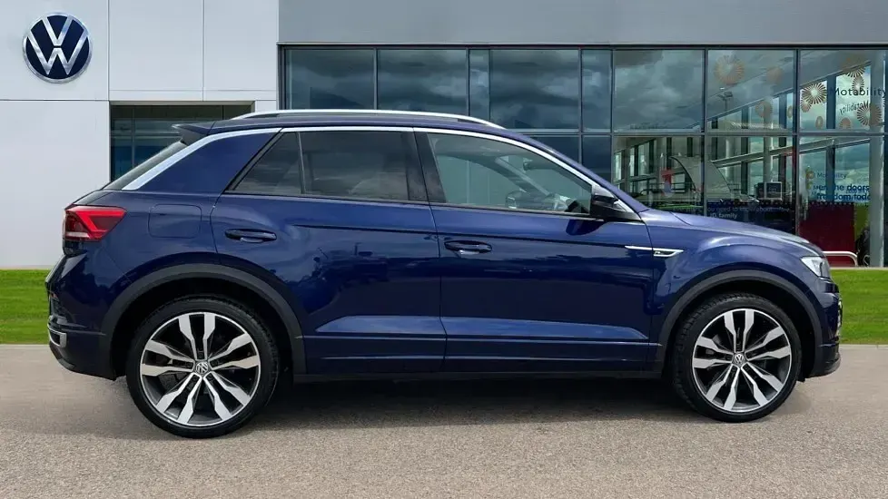 Used VW T-Roc R-line 150 HP (110 kW) 2020 Atlantic blue SUV