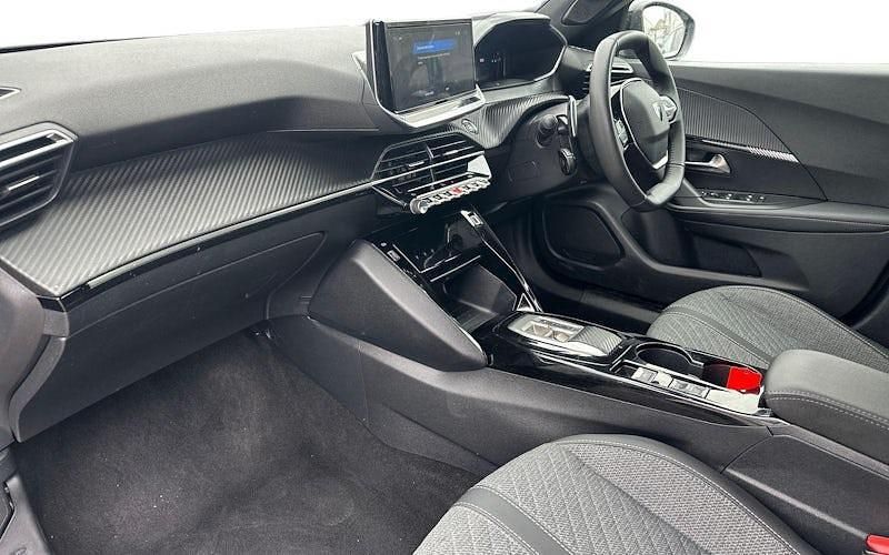 Used Peugeot 2008 Allure 131 HP (96 kW) 2024 Nera black SUV