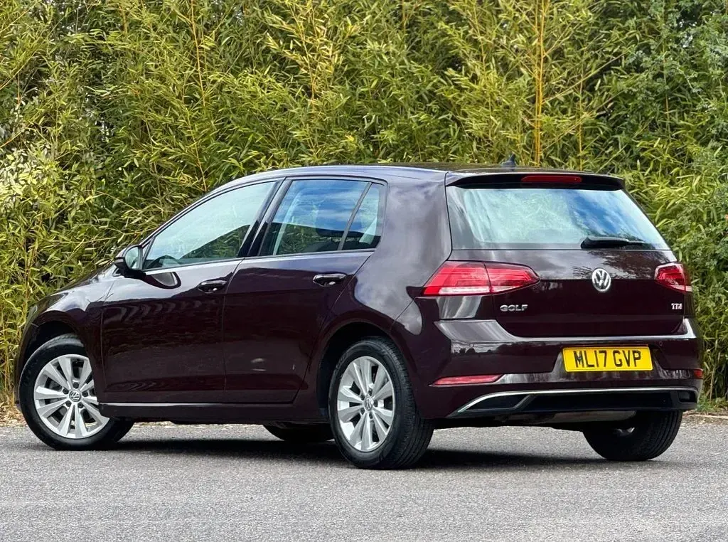Used VW Golf VII SE 115 HP (84 kW) 2017 Black Hatchback