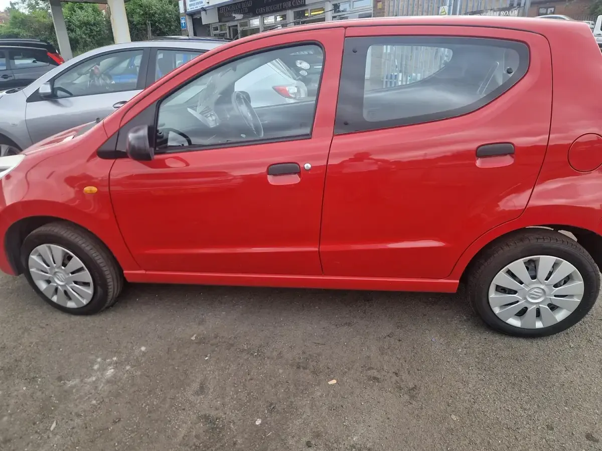 Used Suzuki Alto 68 HP (50 kW) 2014 Red Hatchback