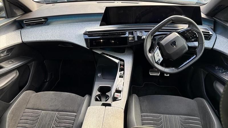 Used Peugeot e-3008 GT 152 kW (207 HP) 2024 Blue SUV