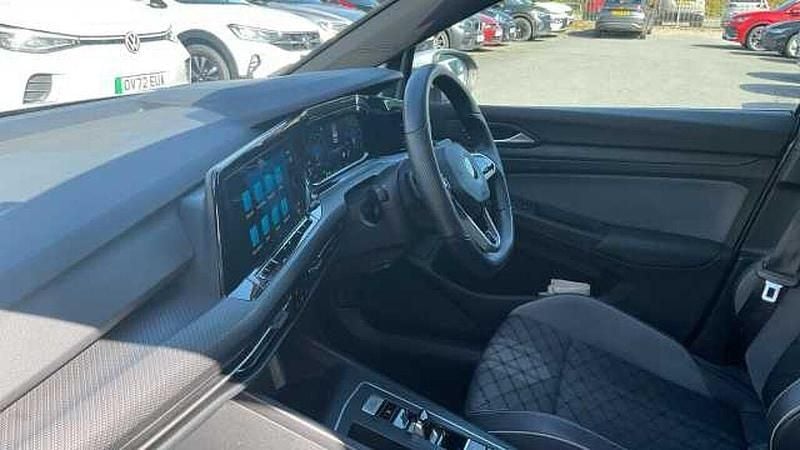 Used VW Golf VIII R-line 150 HP (110 kW) 2022 Hatchback