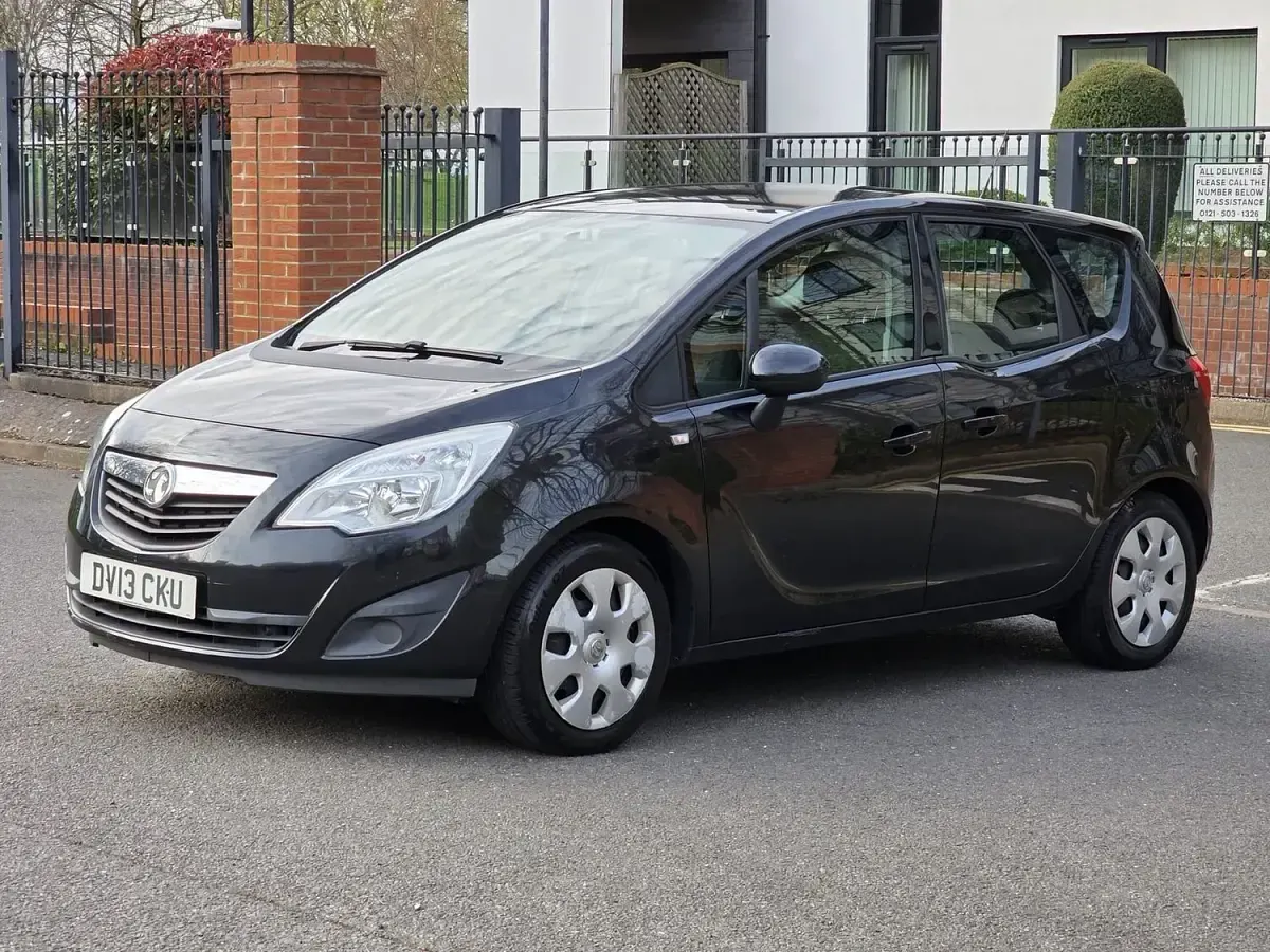 Used Vauxhall Meriva 100 HP (73 kW) 2013 Black MPV