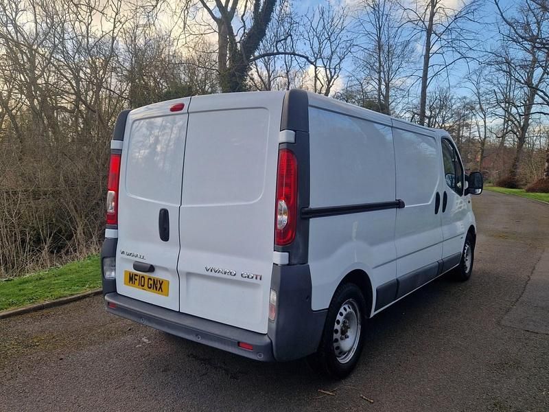 Used Vauxhall Vivaro 115 HP (84 kW) 2010 White MPV