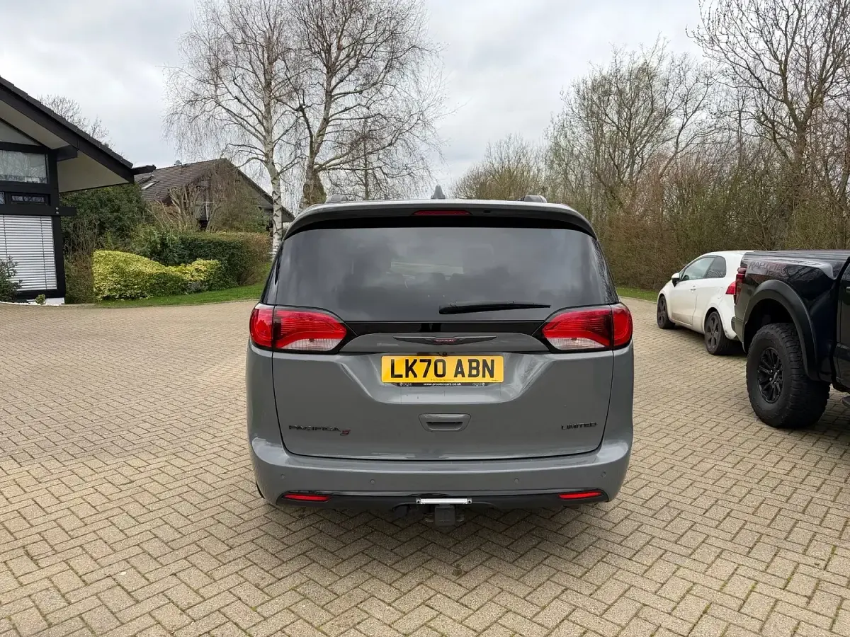 Used Chrysler Pacifica Limited 2020 Grey SUV
