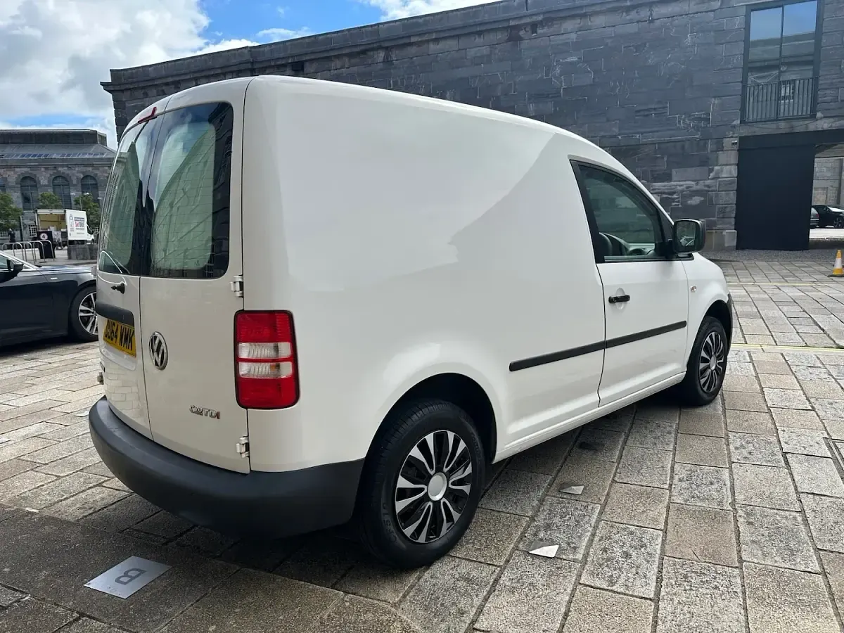 Used VW Caddy Startline 102 HP (75 kW) 2014 White MPV
